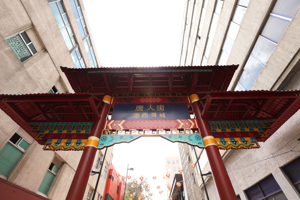 Expertos advierten: presencia comercial china en México persiste pese a presión de EU.